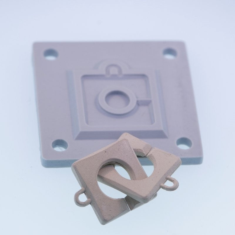 Moulded C Lock Toggles