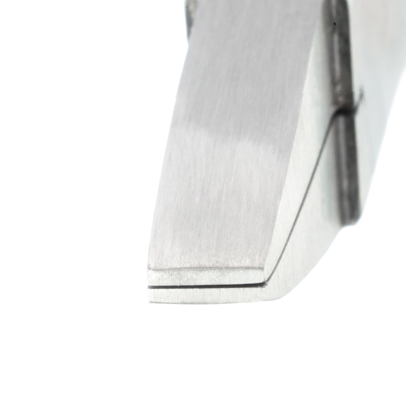 Flat nose tip.