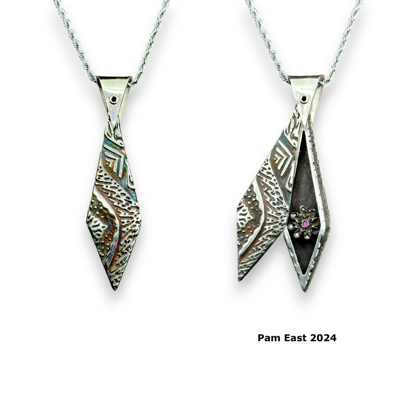 Pam East Swingbox Jewellery Pendant- 264-PE1004